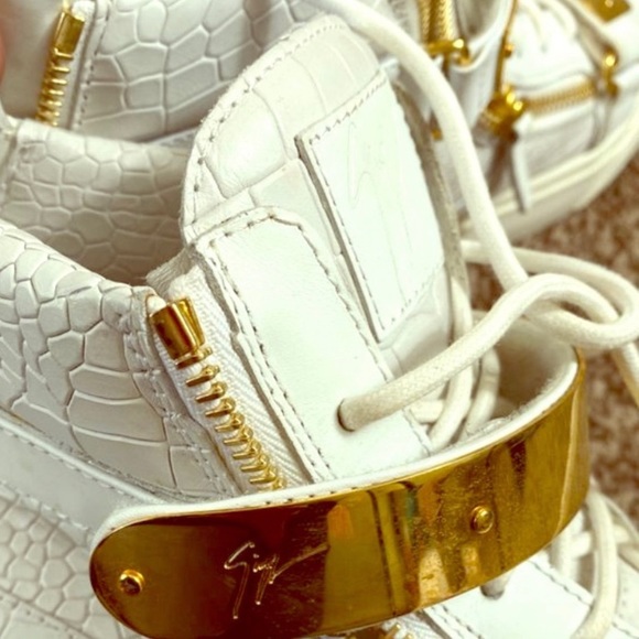 Guiseppe - Picture 1 of 2